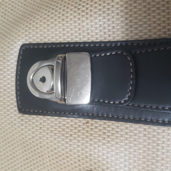 Dooney & Bourke Vinyl Coated Bamboo Handles Tote/ Shoulder Bag - Picture 8 of 15